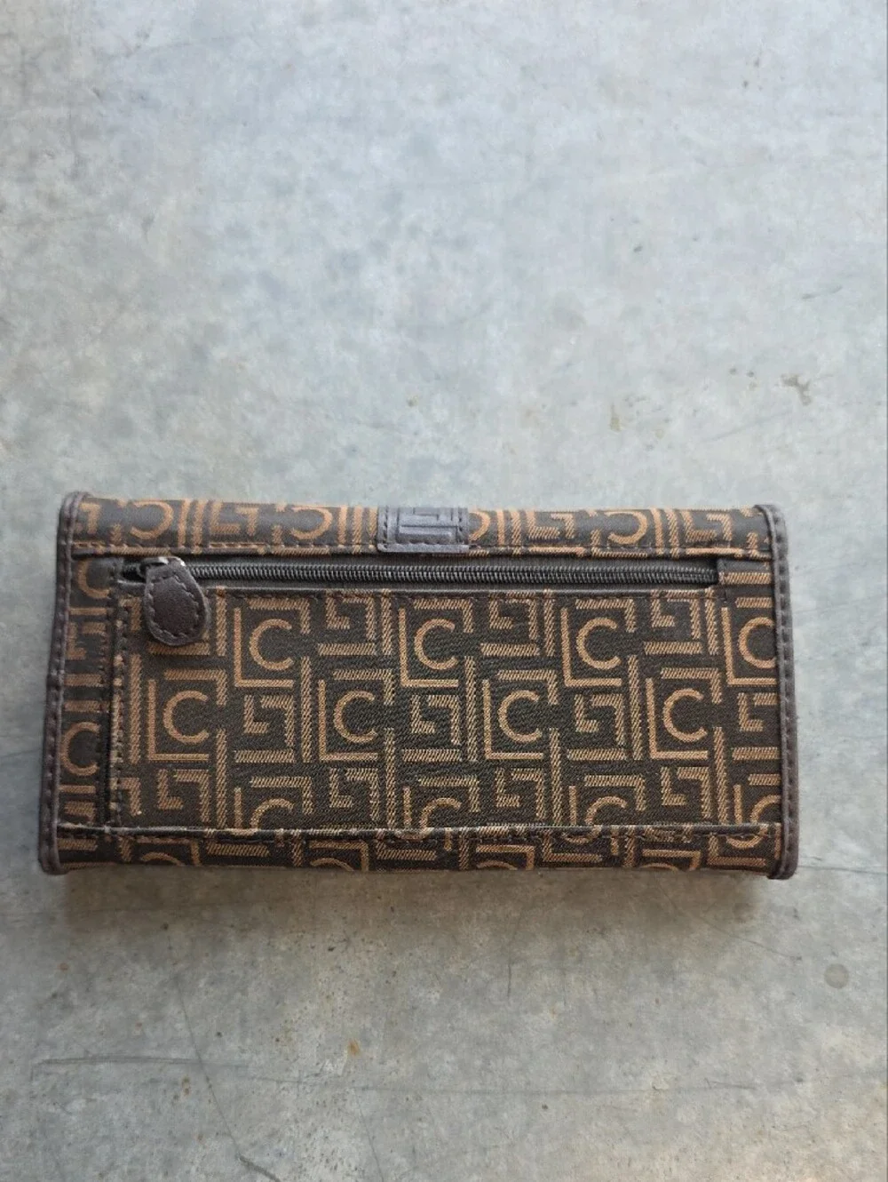 Liz Claiborne compact crossbody